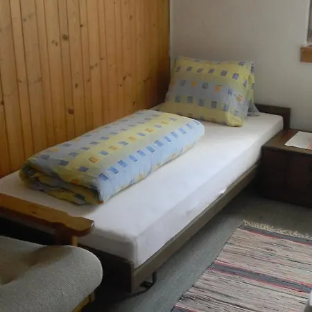 Greina - Guest house Surrein