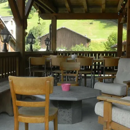 Maison d'hôtes Greina - *